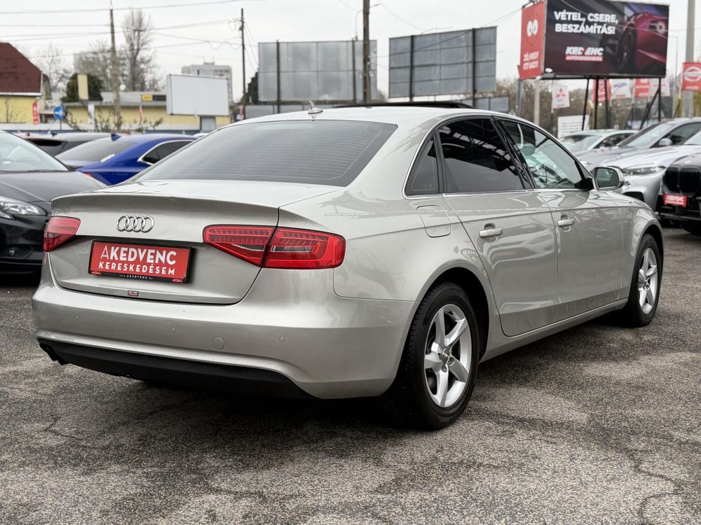 AUDI A4 2.0 TDI multitronic Magyarországi Napfénytető Xenon Üléshűtés PDC Téli-nyári kerék!