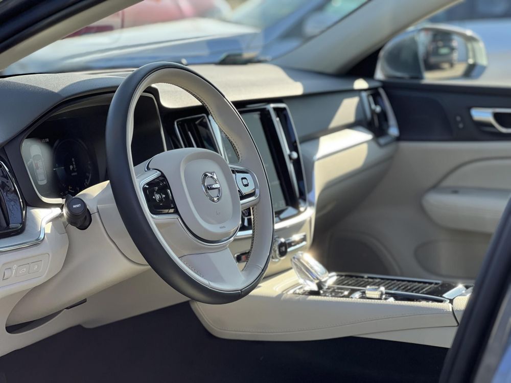 VOLVO S60 2.0 [T8] Recharge Inscription AWD Geartronic 27e km. M.o.-i. garanciális. márkaszervizelt. harman/kardon. ZÖLD rendszám!