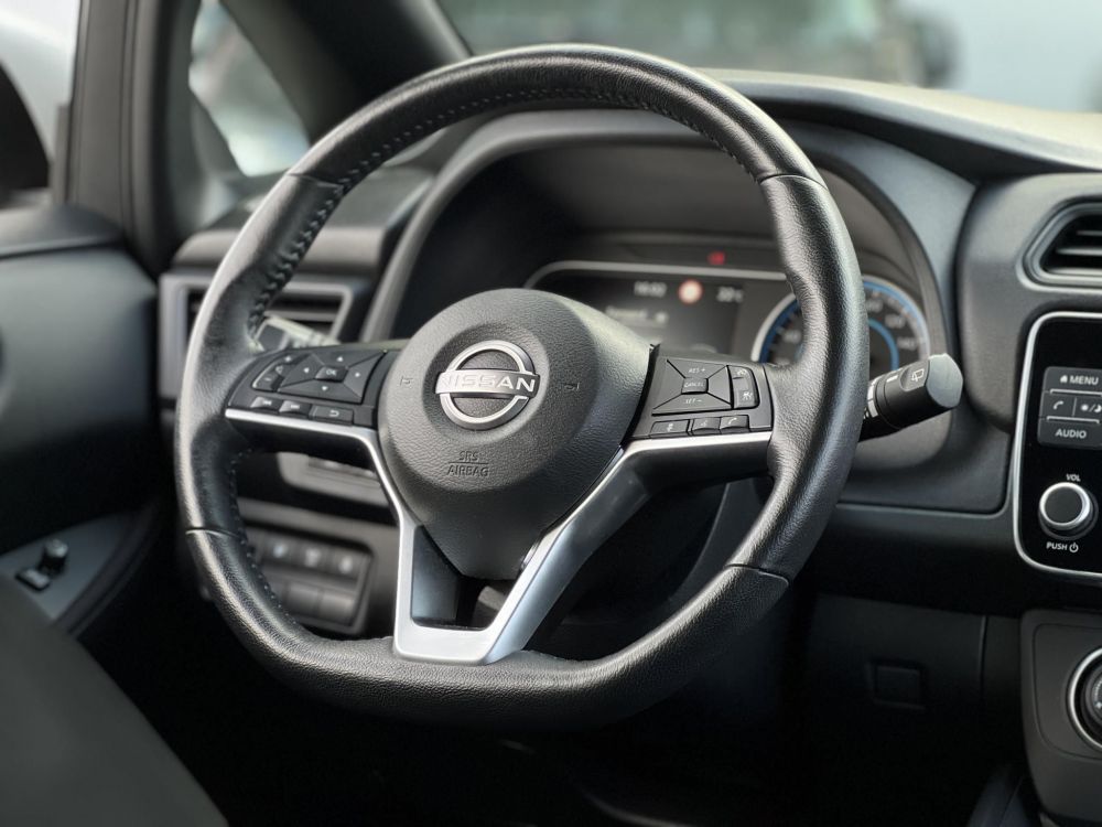 NISSAN LEAF Acenta 40kWh (Automata) 29e km. 270km hatótáv. keyless. 360 kamera. első-hátsó ülésfűtés. téli-nyári!