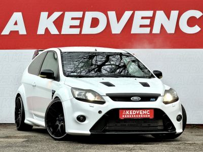 FORD FOCUS RS 2.5 T Értékes kiegészítőkkel