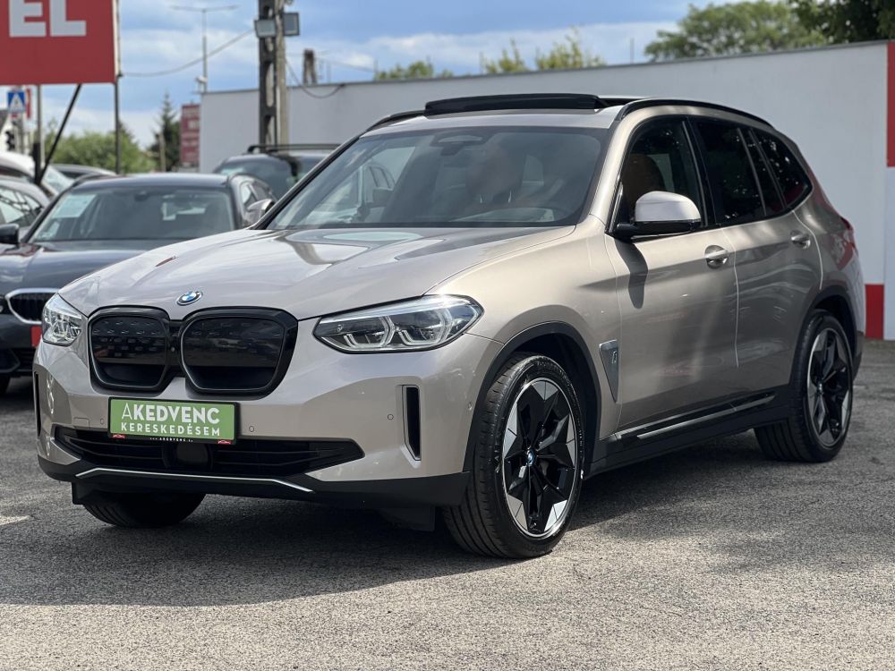 BMW IX3 73,9kWh High Executive panoráma tető. harman/kardon. memória. HUD. barna bőr belső!