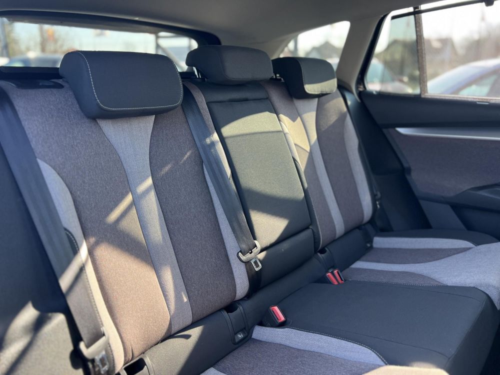 SKODA ENYAQ iV 60 Kitűnő állapot. 400km hatótáv!