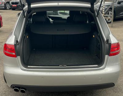 AUDI A4 Avant 2.0 TDI DPF S-line Klíma Tempomat Bluetooth Navi 6 sebességes!