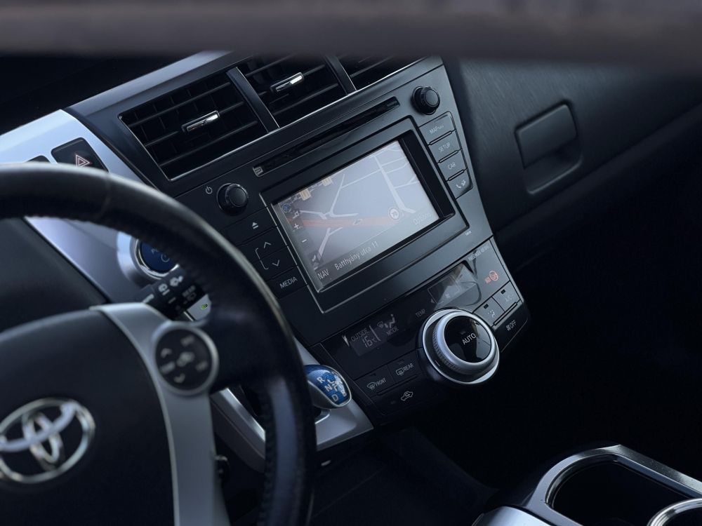 TOYOTA PRIUS+ 1.8 HSD Executive e-CVT Skyview 7 személyes 270e km. panorámatető. head-up. tempomat. vonóhorog