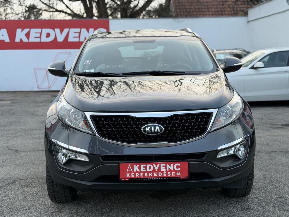 KIA SPORTAGE 2.0 CRDi LX 4x4 (Automata) Magasan felszerelt. Difizár. Téli-nyári gumi garnitúra!