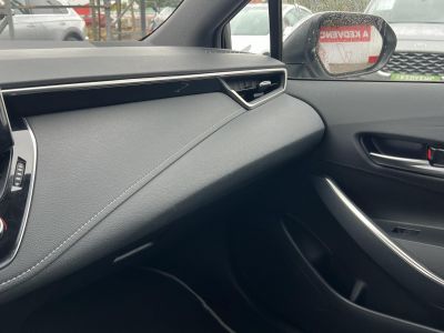 TOYOTA COROLLA 1.8 Hybrid Comfort Business e-CVT 80e km. tempomat. navigáció. ülésfűtés. kamera. digitklíma. 2 gyári kulcs!