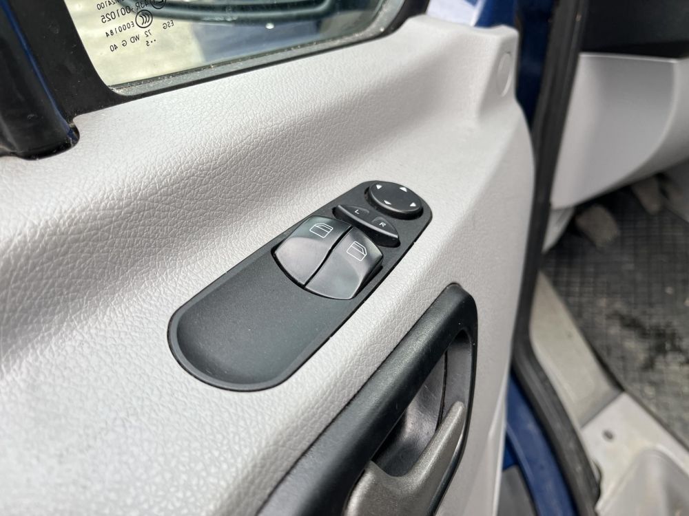 MERCEDES-BENZ SPRINTER 316 CDI 906.633.13 Friss műszaki vizsga! Kamera Ülésfűtés Vonóhorog Tolatóradar Bi-xenon Állófűtés