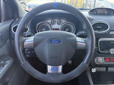 FORD FOCUS RS 2.5 T Értékes kiegészítőkkel