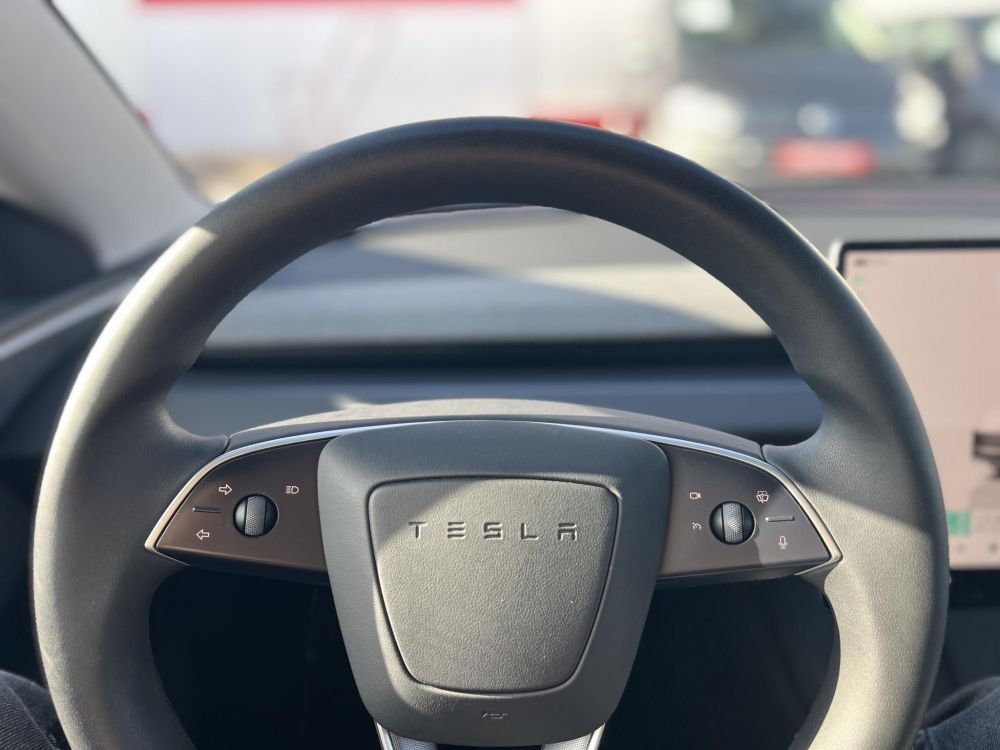 TESLA MODEL 3 Long Range AWD (Automata) HIGHLAND. TÉLI-NYÁRI SZETT GYÁRI ALUFELNIVEL