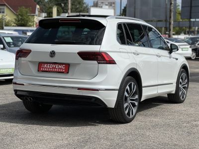 VOLKSWAGEN TIGUAN 2.0 TDI BMT SCR Highline 4Motion DSG R-line. dynaudio. panoráma tető. virtual cockpit. vezetett szervizkönyv!