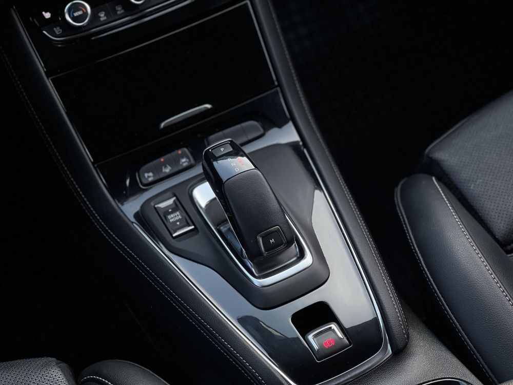OPEL GRANDLAND 1.2 T Ultimate (Automata) 92e km. M.o.-i. LED. Memória. Üléshűtés. 360 fokos kamera. Carplay!