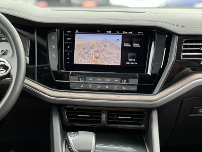 VOLKSWAGEN TOUAREG 3.0 V6 TDI Atmosphere Tiptronic ic 135e km. M.o.-i. magasan felszerelt. márkaszervizelt előélet!