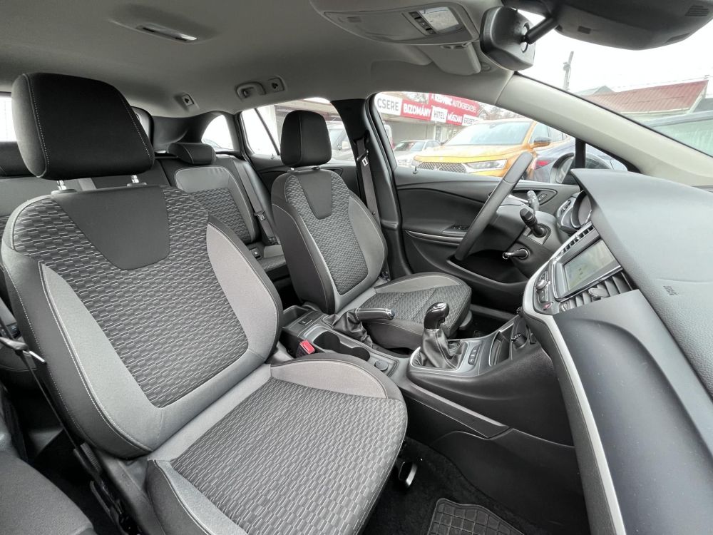 OPEL ASTRA K Sports Tourer 1.5 CDTI Business Edition Tolatóradar. tempomat. keveset futott