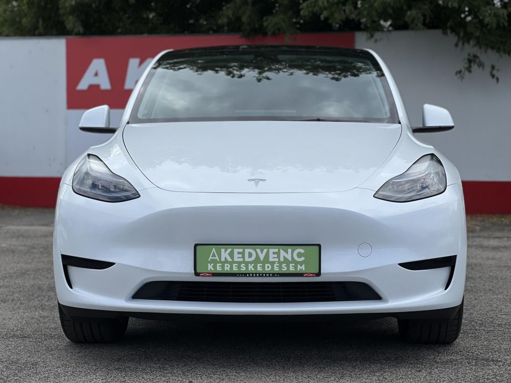 TESLA MODEL Y RWD (Automata) 87e km. LFP akku. Ryzen processzor. 2031-ig garanciális. téli-nyári kerékszett!