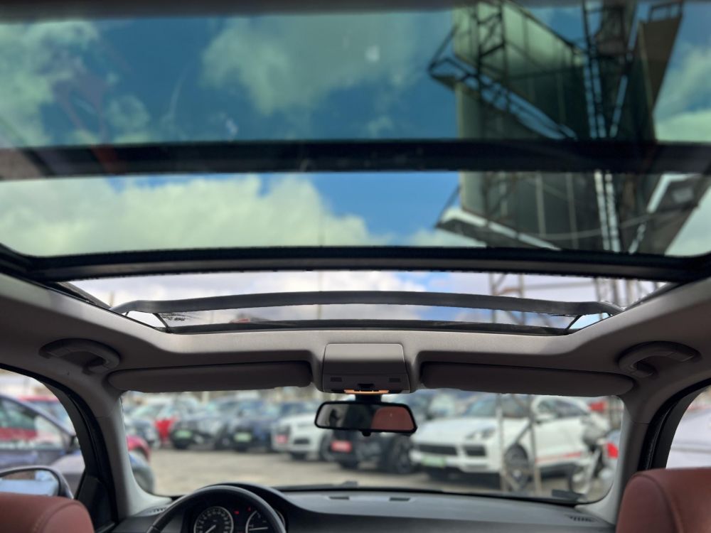 BMW 320d xDrive Touring (Automata) Bordó bőr belső.153e km. M.o.-i. panoráma tető ülésfűtés frissen szervizelt!