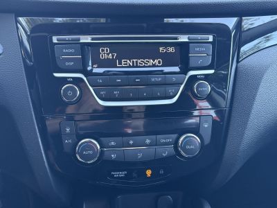 NISSAN QASHQAI 1.6 dCi Tekna 4WD 119e km. LED Tempomat Bluetooth Digitklíma MEGKÍMÉLT állapot!