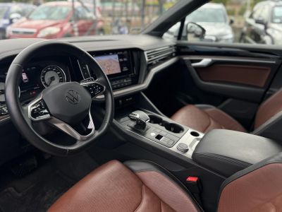 VOLKSWAGEN TOUAREG 3.0 V6 TDI Atmosphere Tiptronic ic 135e km. M.o.-i. magasan felszerelt. márkaszervizelt előélet!