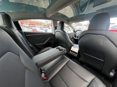 TESLA MODEL 3 Long Range AWD (Automata) HIGHLAND. TÉLI-NYÁRI SZETT GYÁRI ALUFELNIVEL