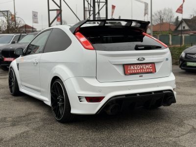 FORD FOCUS RS 2.5 T Értékes kiegészítőkkel