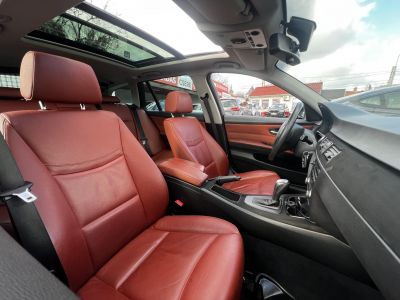 BMW 320d xDrive Touring (Automata) Bordó bőr belső.153e km. M.o.-i. panoráma tető ülésfűtés frissen szervizelt!