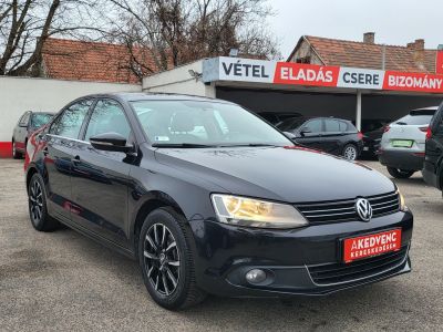 VOLKSWAGEN JETTA 1.4 TSI BMT Highline DSG Magyarországi Tempomat Ülésfűtés Frissen szervizelt!
