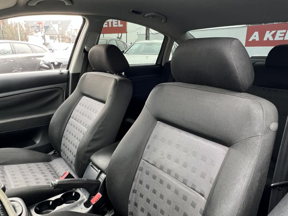 VOLKSWAGEN PASSAT 1.6 Comfortline Business