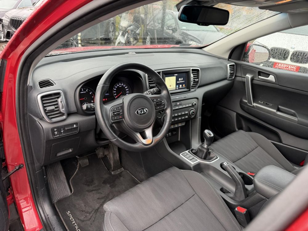 KIA SPORTAGE 1.6 GDI Gold 83e km. M.o.-i. 1.tul. Márkaszervizelt!