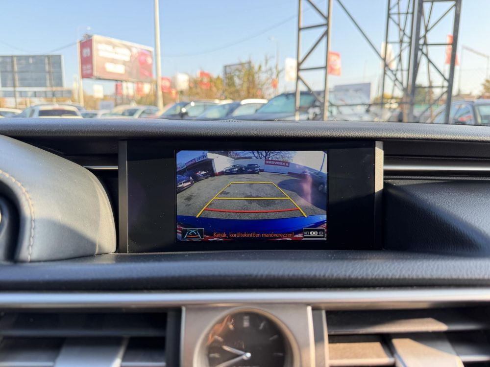 LEXUS IS 200t F Sport (Automata) 75e km. Magyarországi. Márkaszervizelt!