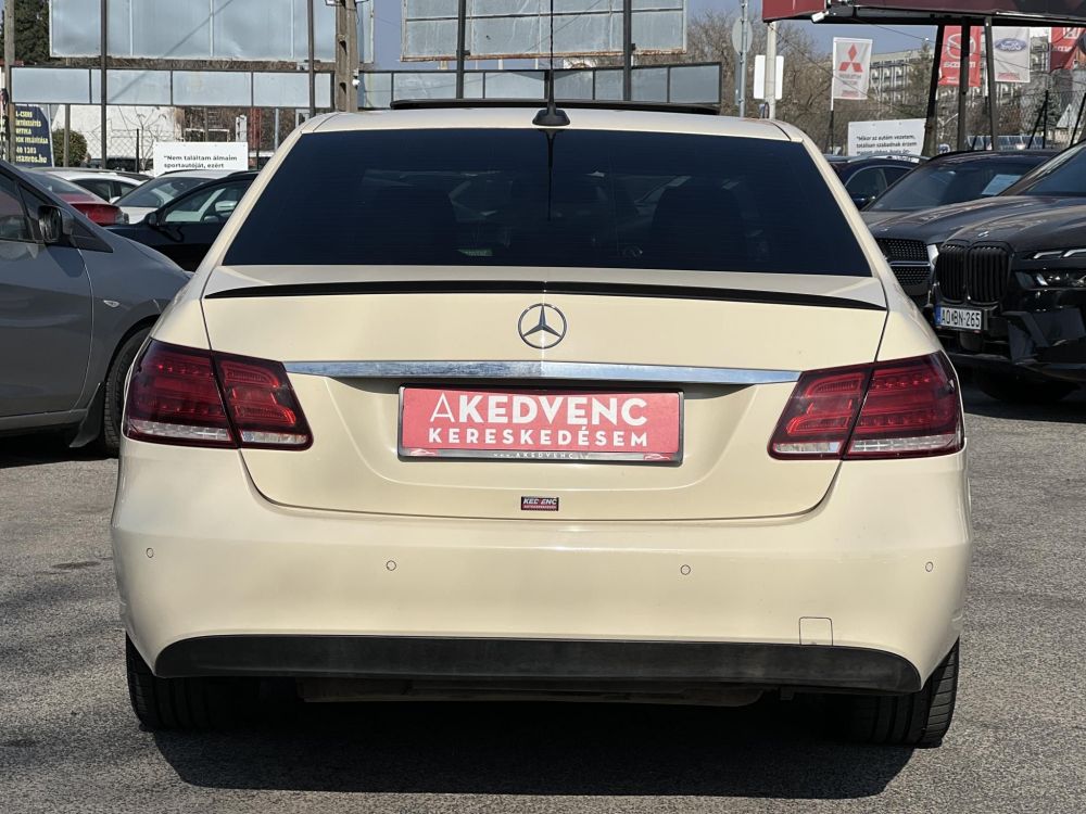 MERCEDES-BENZ E-OSZTÁLY E 200 Avantgarde (Automata) Napfénytető Ülésfűtés F1 váltó Bőr belső Ex taxi A LEGJOBB ÁRON!