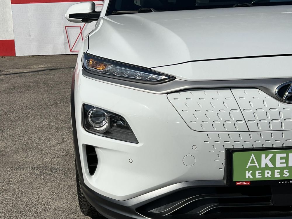 HYUNDAI KONA EV 64kWh Premium Magas felszereltség. megkímélt állapot!