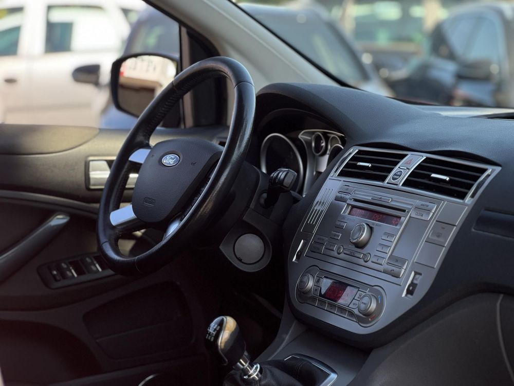 FORD KUGA 2.0 TDCi Titanium 4WD Magyarországi. ülésfűtés. keyless. tempomat. parkolóradar. friss szerviz!