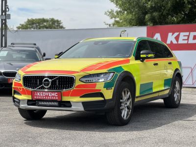 VOLVO V90 Cross Country 2.0 D [D4] AWD Geartronic Ments meg! :)