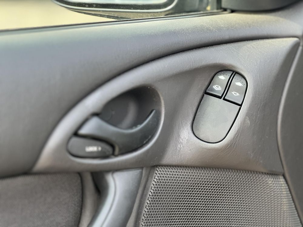 FORD FOCUS 1.4 Ambiente M.o.-i. 1.tul. Friss műszaki vizsga. Kifogástalan állapot!