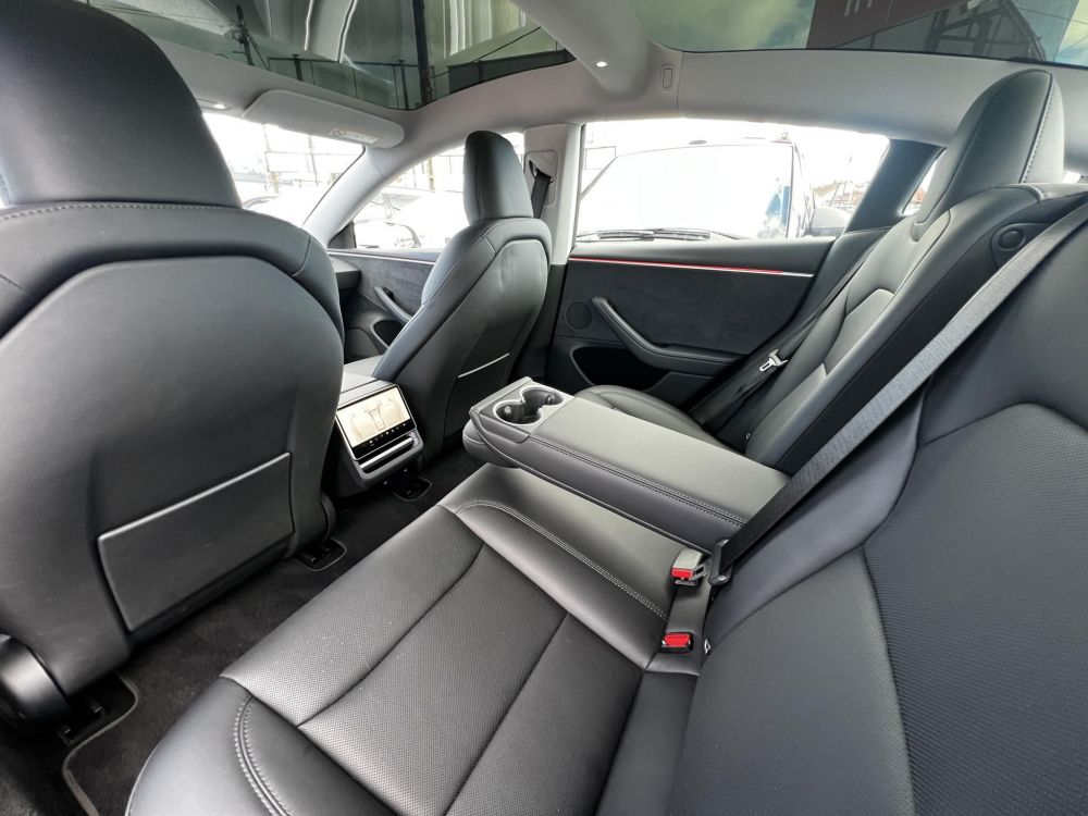 TESLA MODEL 3 Long Range AWD (Automata) HIGHLAND. TÉLI-NYÁRI SZETT GYÁRI ALUFELNIVEL