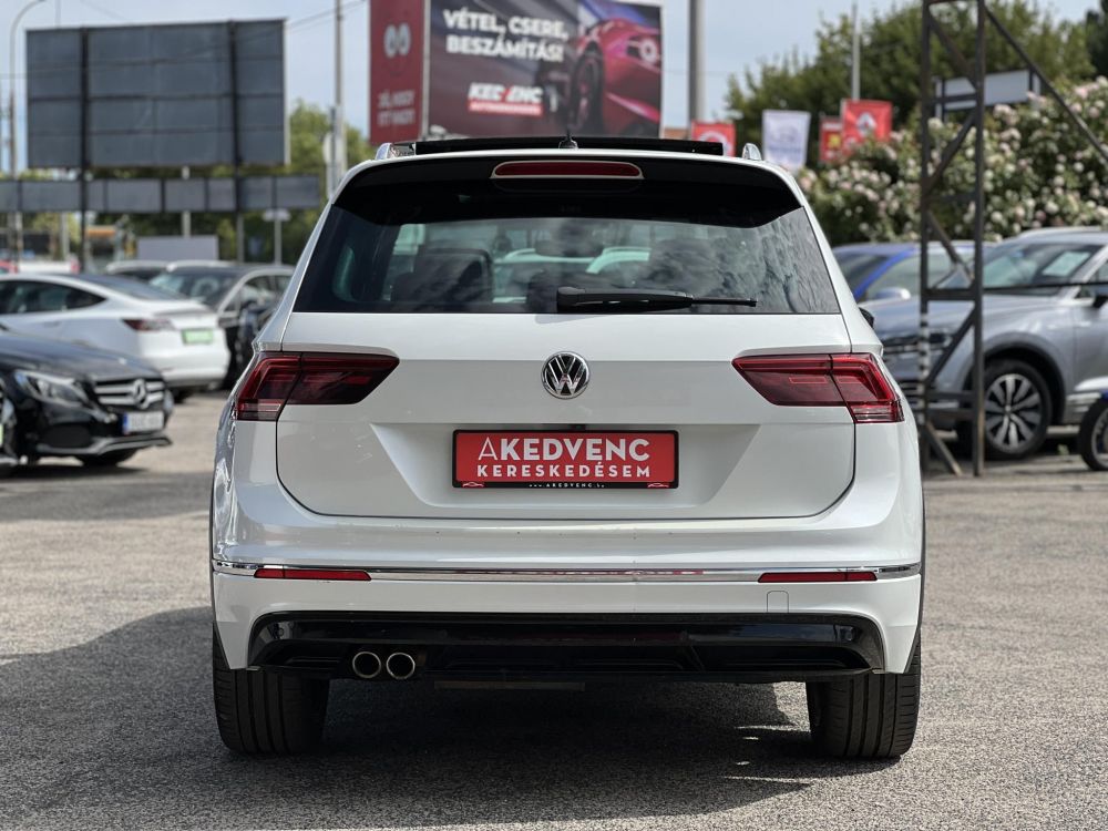 VOLKSWAGEN TIGUAN 2.0 TDI BMT SCR Highline 4Motion DSG R-line. dynaudio. panoráma tető. virtual cockpit. vezetett szervizkönyv!