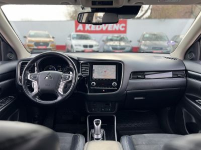 MITSUBISHI OUTLANDER 2.4 PHEV Instyle Premium 4WD CVT Magasan felszerelt. akár 40km elektromos hatótáv!
