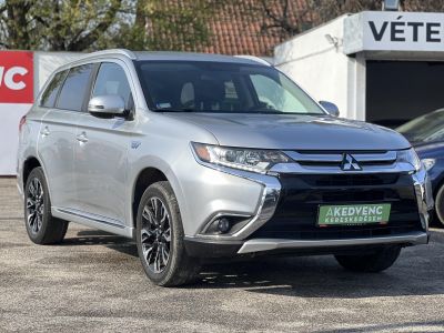 MITSUBISHI OUTLANDER 2.0 PHEV Intense Plus 4WD CVT 114e km