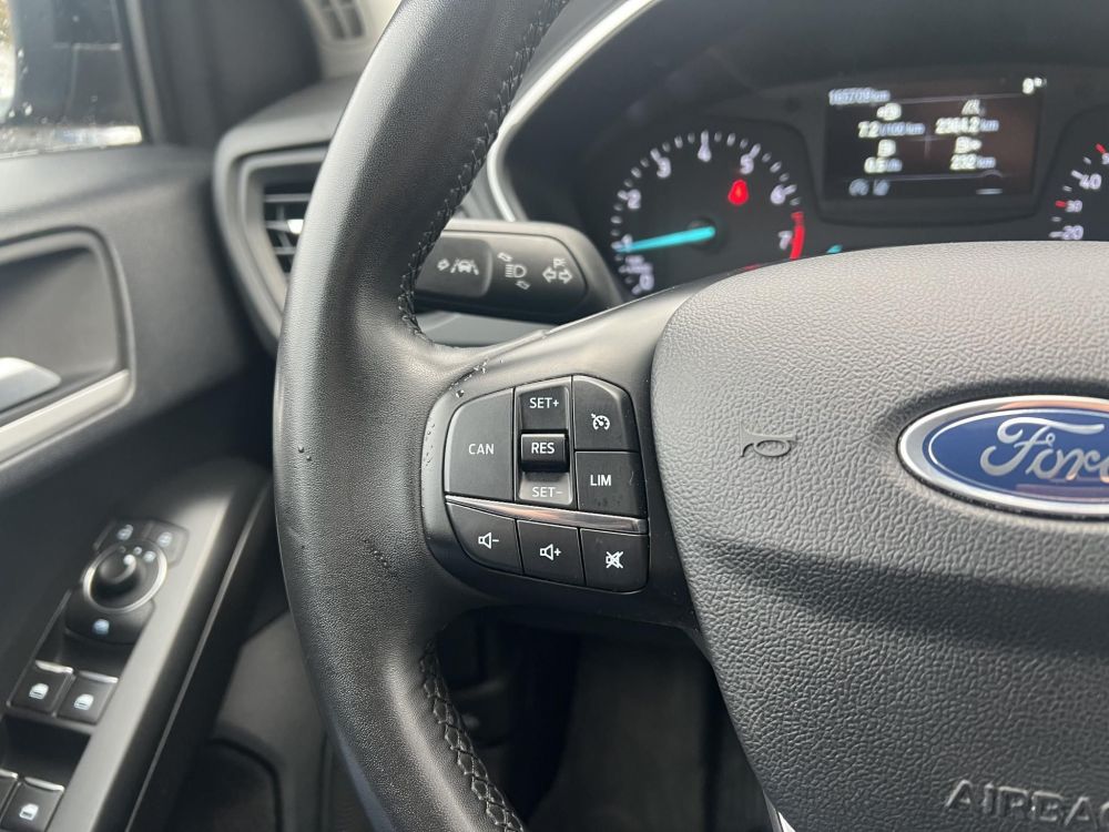 FORD FOCUS 1.0 EcoBoost Connected M.o.-i. 1.tul. Márkaszervizelt! Carplay