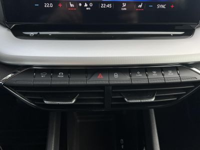 SKODA OCTAVIA Combi 1.4 TSI pHEV Ambition DSG 22e km. LED Tempomat Carplay Sávtartó Ülésfűtés Kormányfűtés Virtual Cockpit