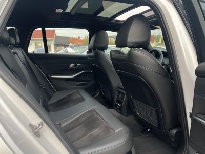 BMW 330e M Sport (Automata) Frissen szervizelt. LED Panorámatető ACC Holttér Keyless Sávtartó