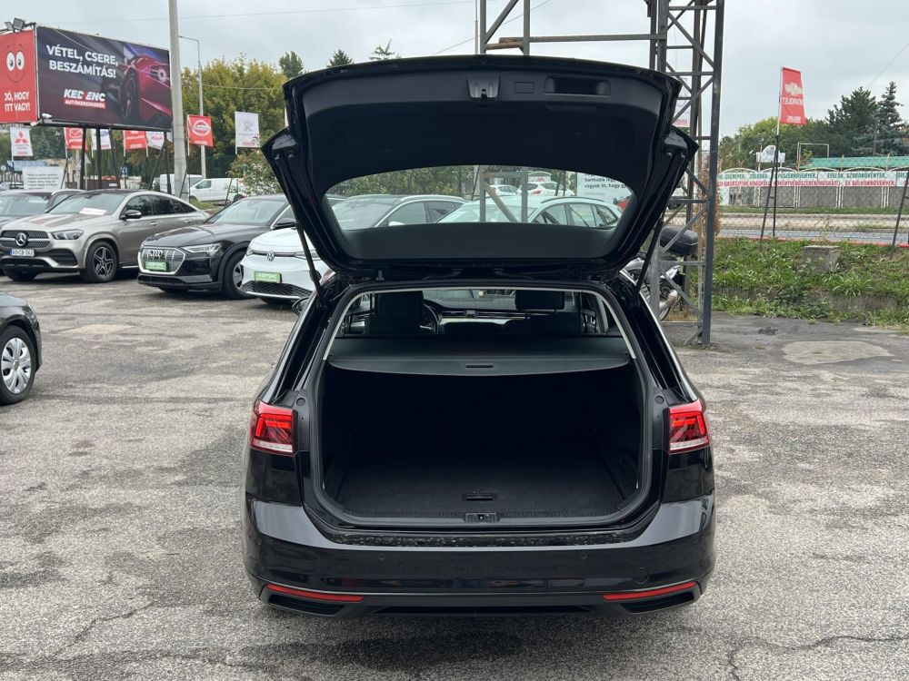 VOLKSWAGEN PASSAT VIII Variant 2.0 TDI SCR Business DSG Végig márkaszervizelt. LED Távtartó Ülésfűtés Navi Bluetooth MEGKÍMÉLT állapot!