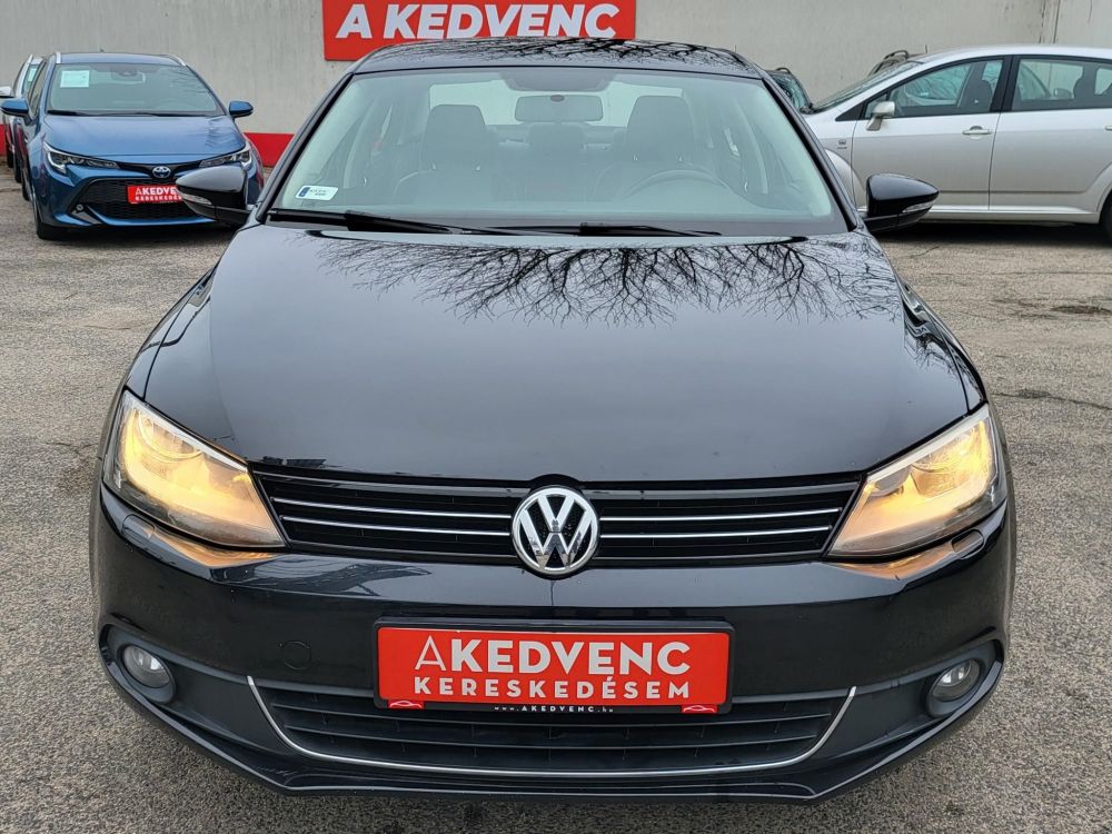 VOLKSWAGEN JETTA 1.4 TSI BMT Highline DSG Magyarországi Tempomat Ülésfűtés Frissen szervizelt!