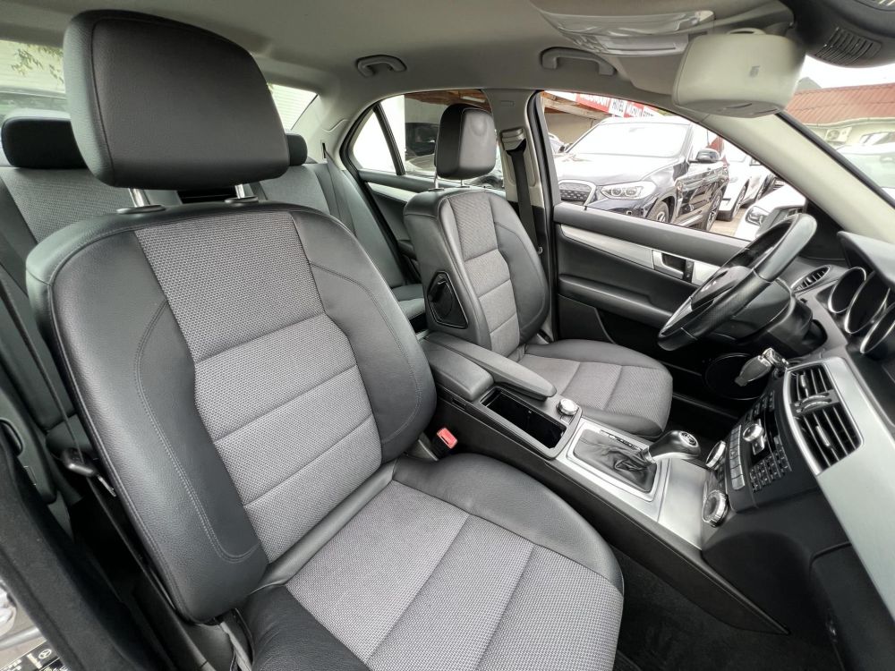MERCEDES-BENZ C 220 CDI BlueEFFICIENCY Avantgarde (Automata) AMG csomag. Téli-nyári garnitúra. Álomszép beltér!