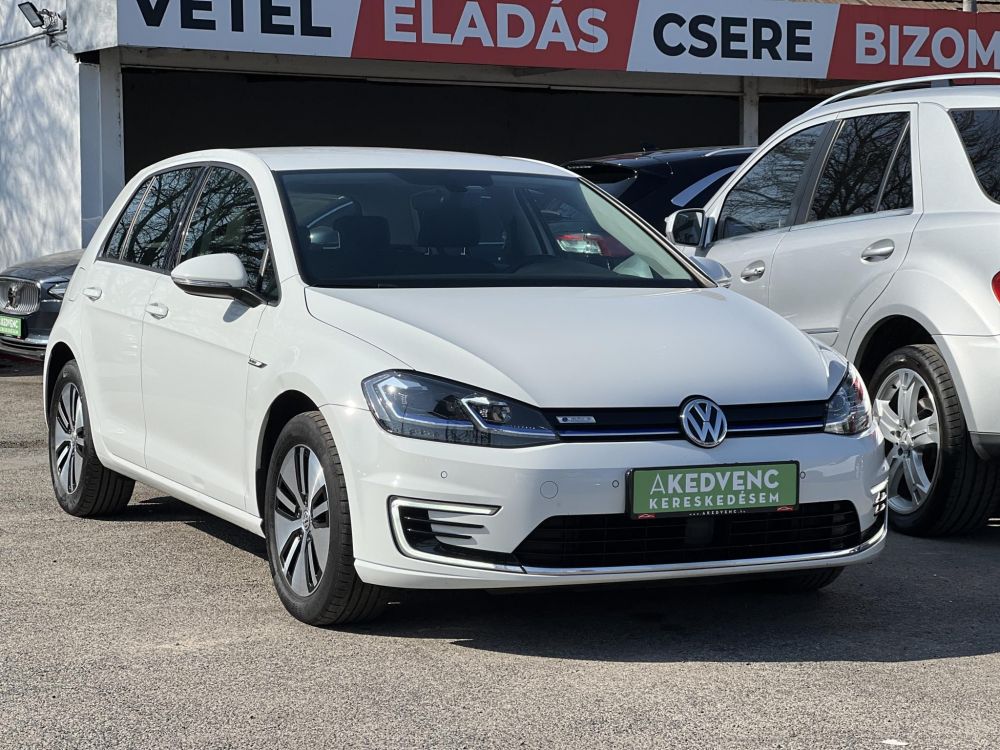 VOLKSWAGEN GOLF VII e-Golf Edition 120e km. 230km hatótáv. 2 töltő kábel. CARPLAY!