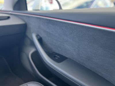 TESLA MODEL 3 Long Range AWD (Automata) HIGHLAND. TÉLI-NYÁRI SZETT GYÁRI ALUFELNIVEL