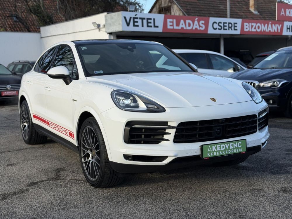 PORSCHE CAYENNE Coupé E-Hybrid Tiptronic ic 48e km. Sérülésmentes. 2027.12-ig zöld rendszám