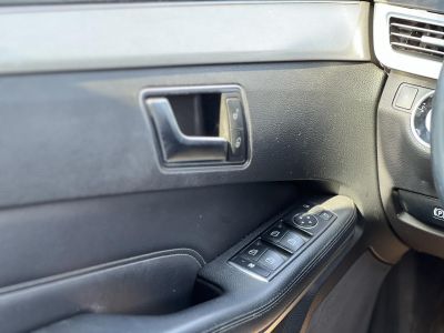 MERCEDES-BENZ E-OSZTÁLY E 200 Avantgarde (Automata) Napfénytető Ülésfűtés F1 váltó Bőr belső Ex taxi A LEGJOBB ÁRON!