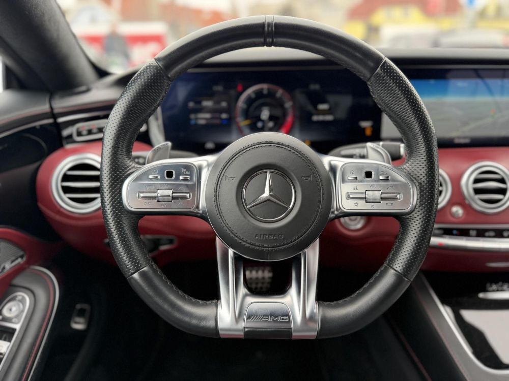 MERCEDES-AMG S 63 4Matic+ 9G-TRONIC 46e km. MAGIC SKY CONTROL. Újszerű állapot. Designo belső!