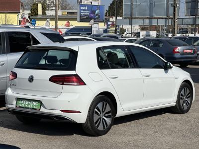 VOLKSWAGEN GOLF VII e-Golf Edition 120e km. 230km hatótáv. 2 töltő kábel. CARPLAY!