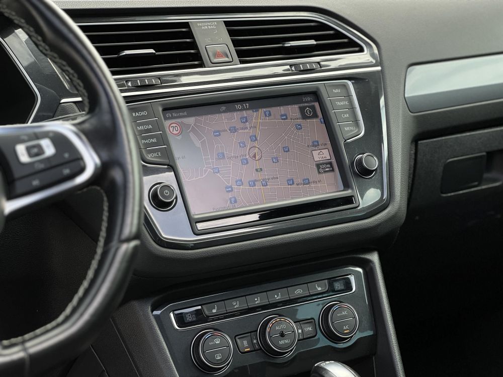 VOLKSWAGEN TIGUAN 2.0 TDI BMT SCR Highline 4Motion DSG R-line. dynaudio. panoráma tető. virtual cockpit. vezetett szervizkönyv!